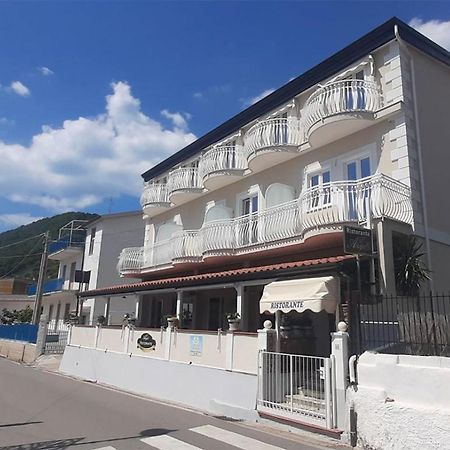 Hotel Da Alfredo Castellabate Exterior photo